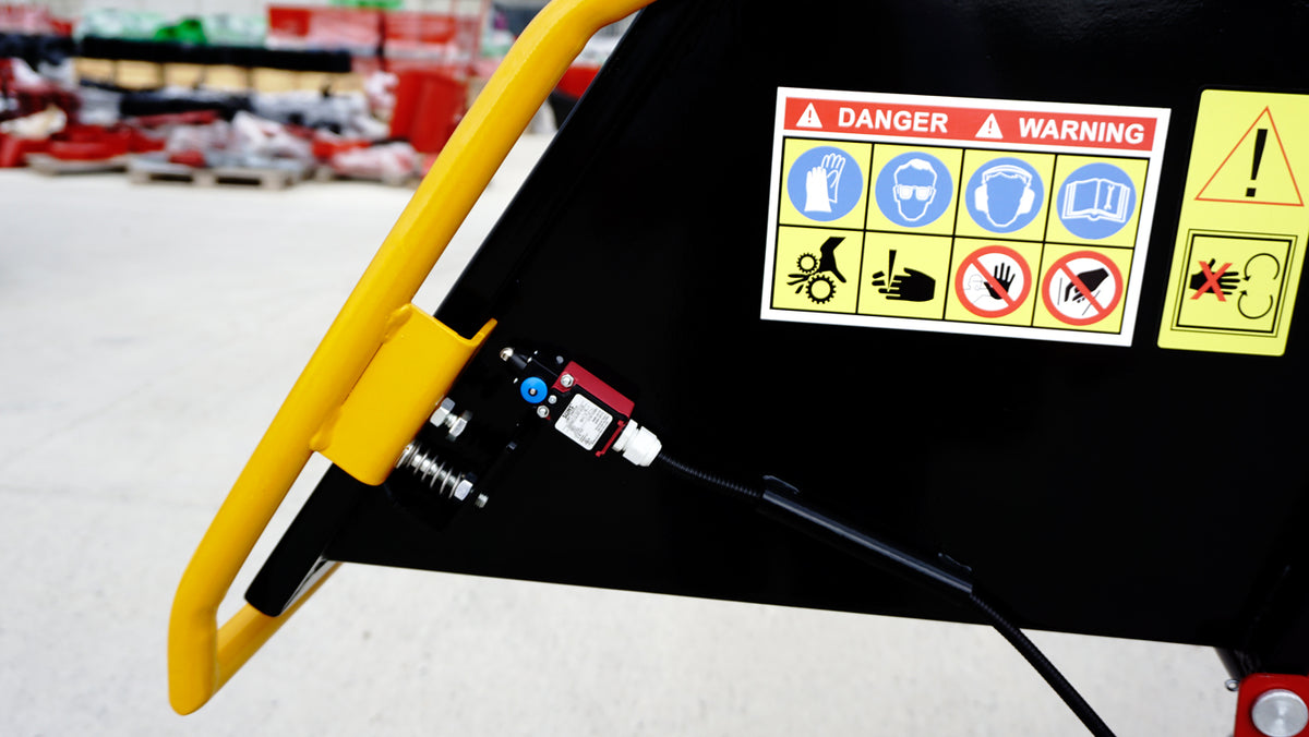 Remet RPS-120 PROFESSIONAL benzinmotoros ágaprító + 2,3 m szalag + terepjáró alváz